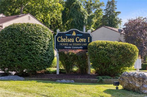 1105 Chelsea Cv S, Hopewell Junction, NY, 12533-6910 | Card Image