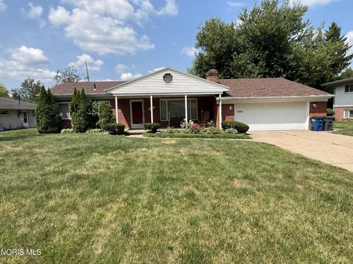 2421 Valley Brook Dr, Toledo, OH, 43615-2955 | Card Image
