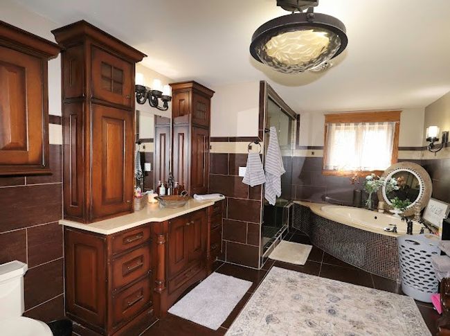 900 Tanager Dr, House other with 10 bedrooms, 11 bathrooms and 3 parking in Bluefield VA | Image 47