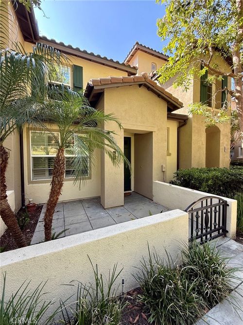 90 Dovetail, Irvine, CA, 92603-4202 | Card Image