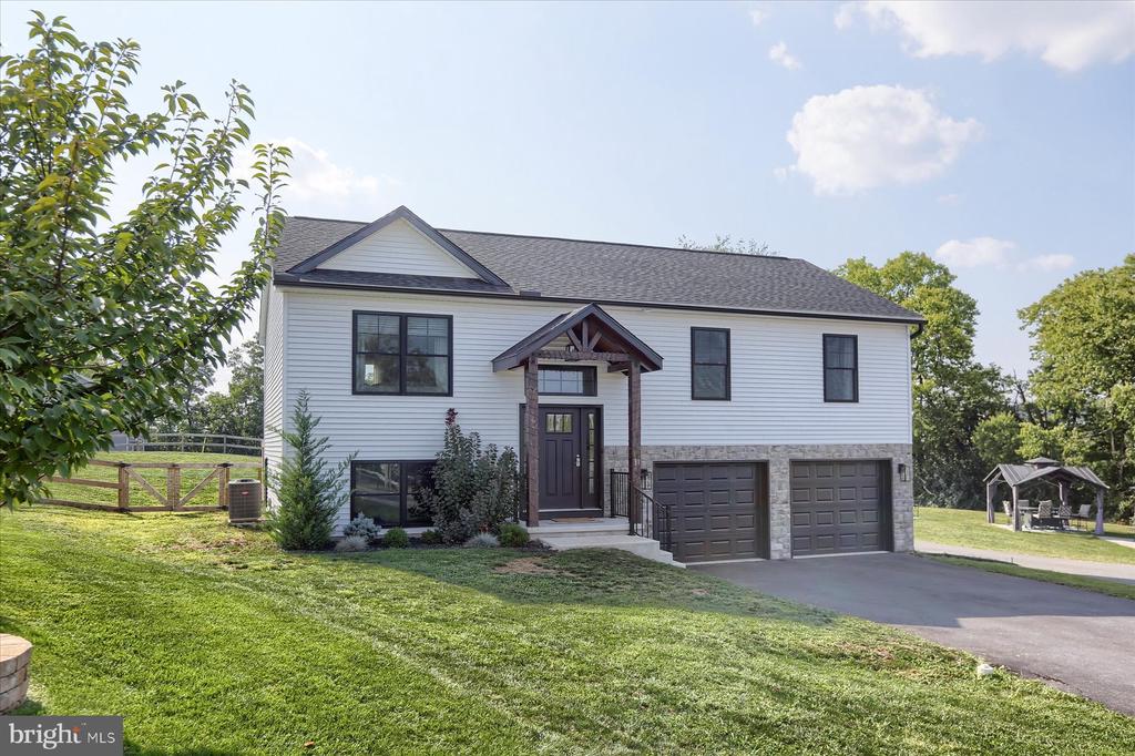 Conway Dr, Middletown, PA 17057