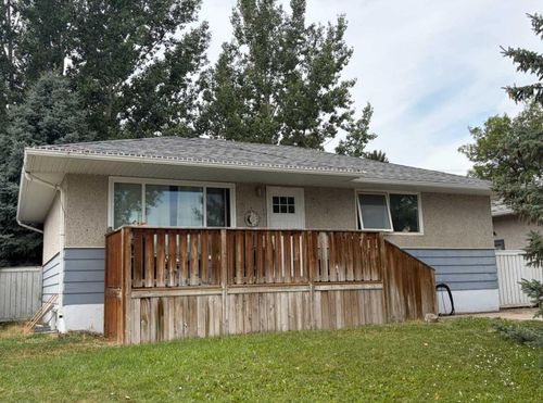 830 9 St N, Lethbridge, AB, T1H1Z5 | Card Image