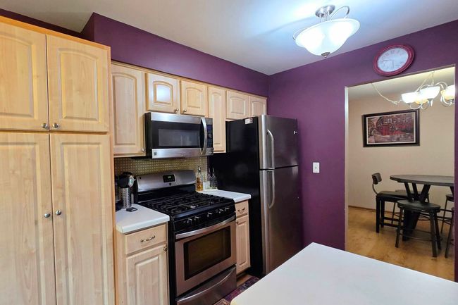 1338 - 1338 Stratford Dr, Condo with 3 bedrooms, 2 bathrooms and 2 parking in Gurnee IL | Image 9