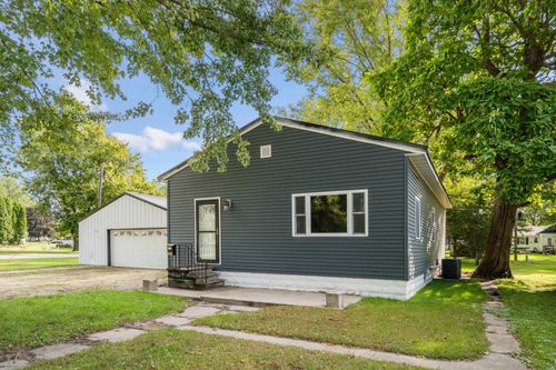 205 8th Ave Sw, Oelwein, IA, 50662-2141 | Card Image