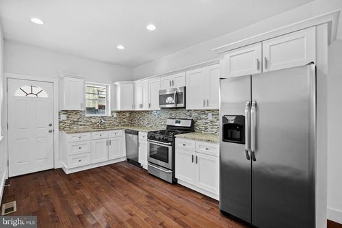 863 E Thompson St, PHILADELPHIA, PA, 19125-3509 | Card Image