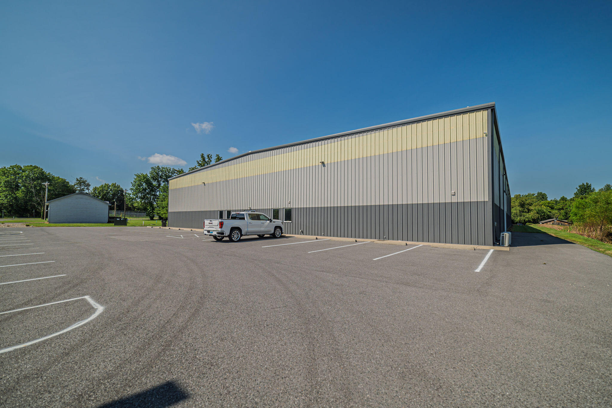 8705 Cairo Rd, West Paducah, KY 42086
