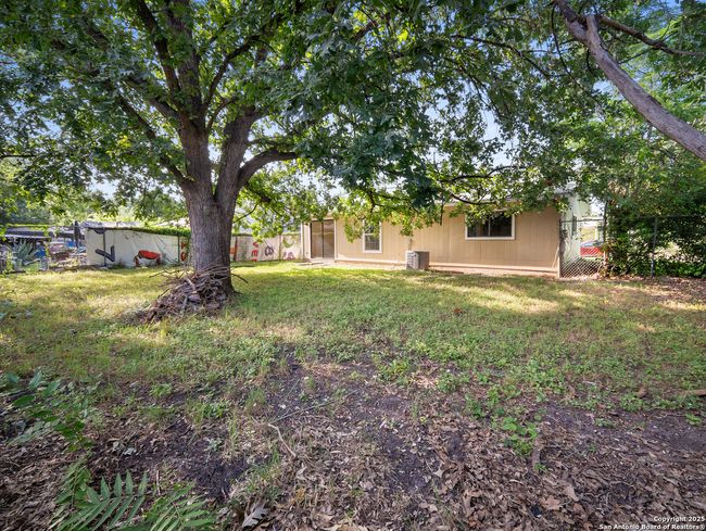 4819 Corian Oak Dr, House other with 3 bedrooms, 2 bathrooms and null parking in Kirby TX | Image 22