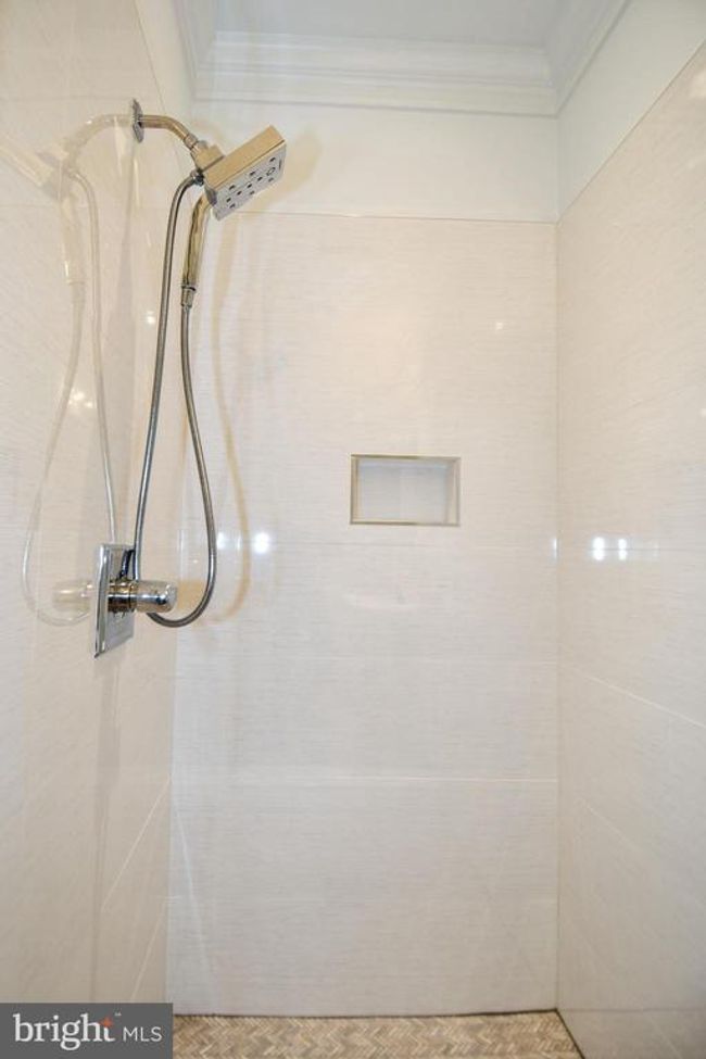 APT-3 - 719 12 Th St Se, Condo with 2 bedrooms, 3 bathrooms and null parking in WASHINGTON DC | Image 23