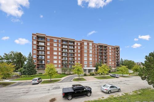 804-5555 N Cumberland Ave, Chicago, IL, 60656-4803 | Card Image