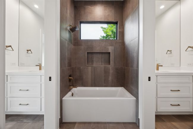 6458 Anita St, House other with 5 bedrooms, 5 bathrooms and null parking in Dallas TX | Image 23