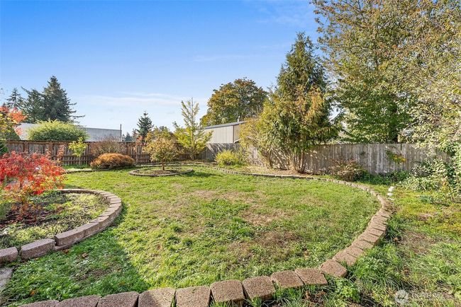 215 James St S, House other with 3 bedrooms, 2 bathrooms and 2 parking in Roy WA | Image 28