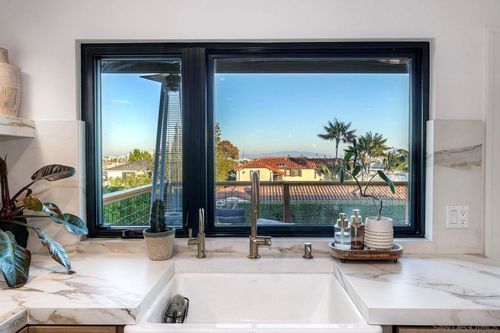 2980 Nichols St, San Diego, CA, 92106-3425 | Card Image