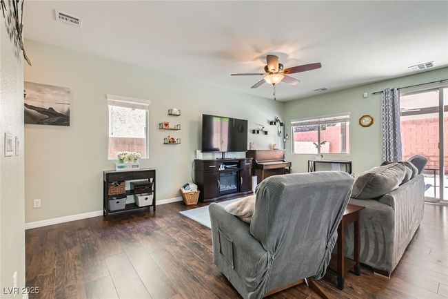 8295 Nebula Cloud Ave, House other with 4 bedrooms, 3 bathrooms and null parking in Las Vegas NV | Image 5