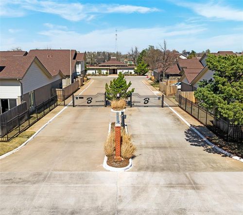 11418 Benttree Cir, Oklahoma City, OK, 73120-6631 | Card Image
