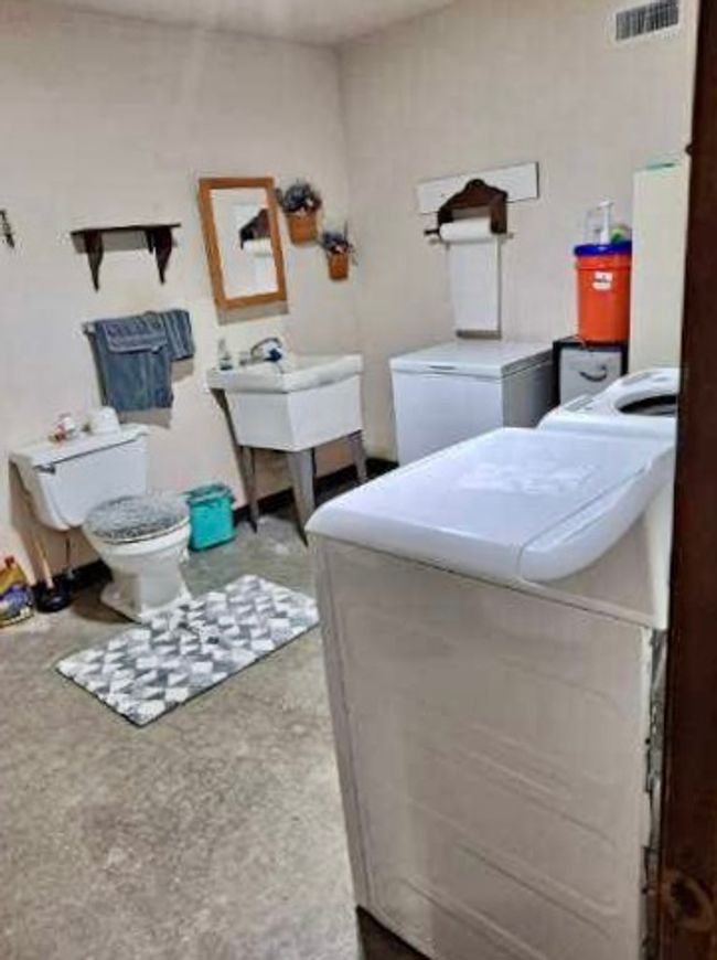 946 Stover Ave, House other with 3 bedrooms, 3 bathrooms and 2 parking in MILLEDGEVILLE IL | Image 20