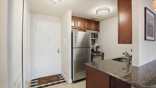 apt-1g-10 Lenox Rd, Rockville Centre, NY, 11570-5269 | Card Image