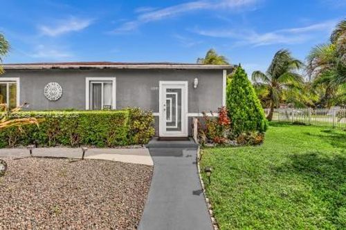 10055 Nw 5th Ave, Miami, FL, 33150-1461 | Card Image