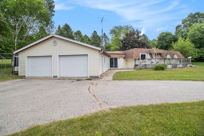 5890 N Oceana Dr, House other with 3 bedrooms, 2 bathrooms and null parking in Hart MI | Image 5