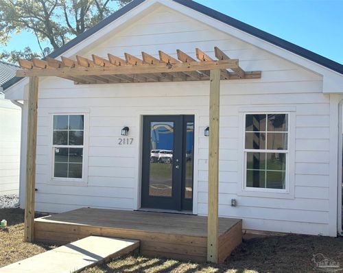 2117 W Jackson St, PENSACOLA, FL, 32505-7548 | Card Image