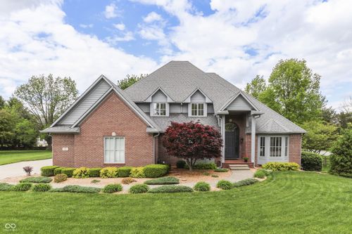 6010 Fawnwood Dr, Greenwood, IN, 46143-9142 | Card Image