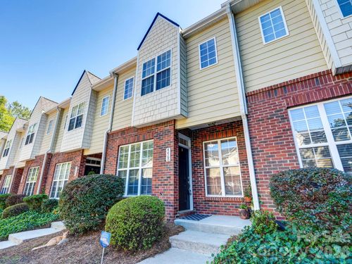 4460 Yoruk Forest Ln, Charlotte, NC, 28211-2342 | Card Image