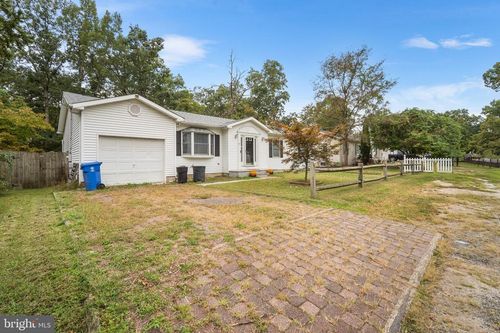 11 Clover St, BROWNS MILLS, NJ, 08015-2034 | Card Image
