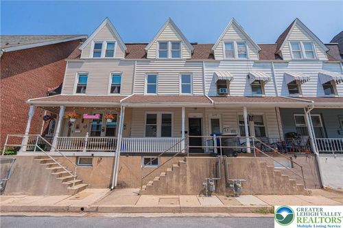 621 Limestone St, CATASAUQUA, PA, 18032-2412 | Card Image