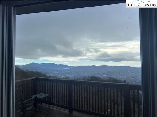 126 Oz Circle, Beech Mountain, NC, 28604 | Card Image