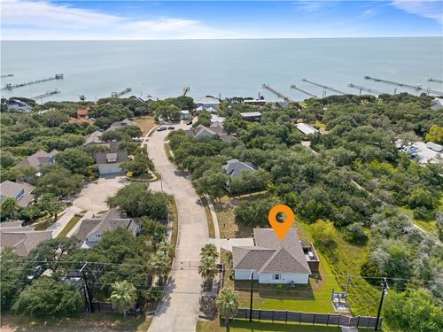 101 Boardwalk Ave, Rockport, TX, 78382-7887 | Card Image