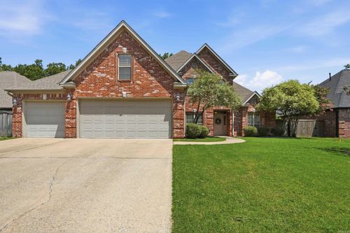 135 Marseille Dr, Maumelle, AR, 72113-7249 | Card Image