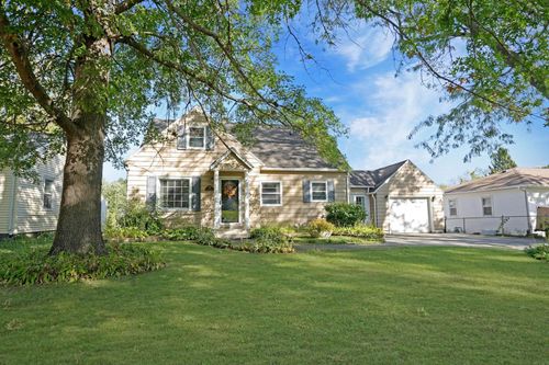 701 Cornwall Ave, Waterloo, IA, 50702-3951 | Card Image