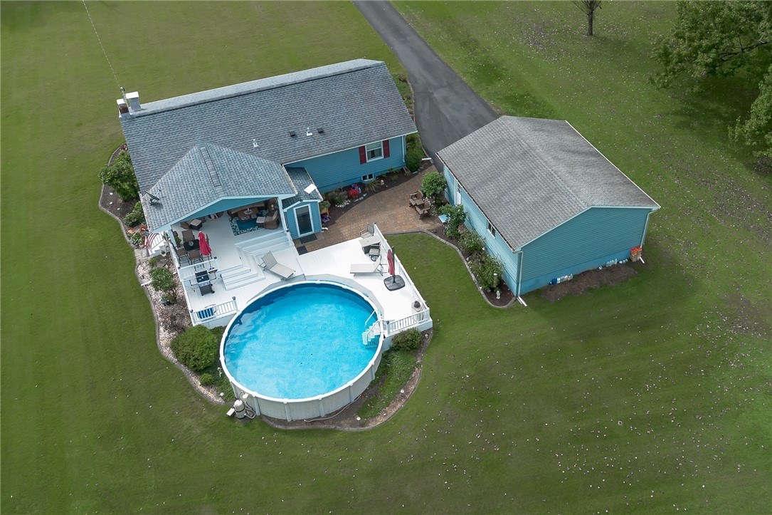 Residential in Center Twp/Homer Cty 2