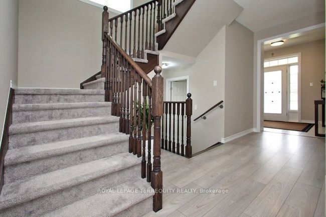220 Harpin Way E, House other with 5 bedrooms, 4 bathrooms and 4 parking in Fergus ON | Image 5