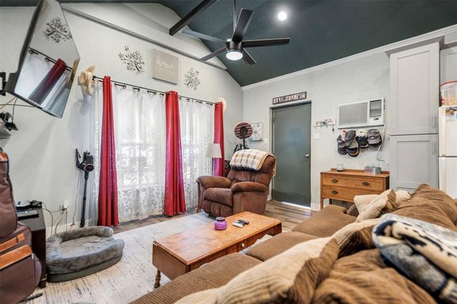 Guest Living | Image 28