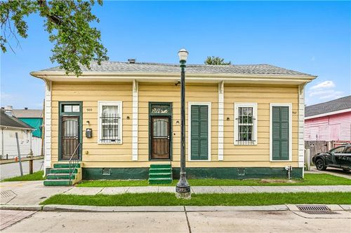 900 Josephine St, New Orleans, LA, 70130-5008 | Card Image