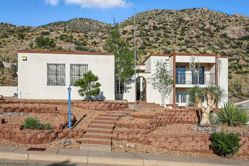 3004 Camino De La Sierra, Albuquerque, NM, 87111-5602 | Card Image