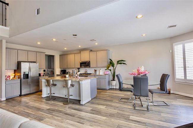 2208 Rocky Shores Ln, House other with 4 bedrooms, 4 bathrooms and 2 parking in Pearland TX | Image 7