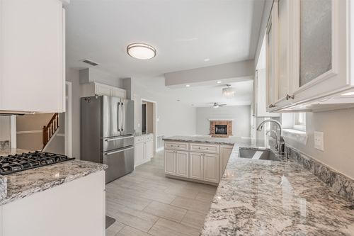 4307 Country Ln, Grapevine, TX, 76051-6715 | Card Image