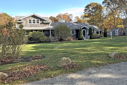35 Mariners Way, Edgartown, MA, 02539-7445 | Card Image