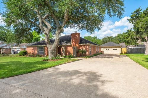 1604 S Hill St, Alvin, TX, 77511-4356 | Card Image