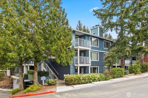 2302-300 N 130th St, Seattle, WA, 98133-7971 | Card Image