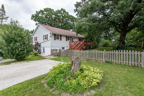 38 S Maple Ave, Fox Lake, IL, 60020-1820 | Card Image