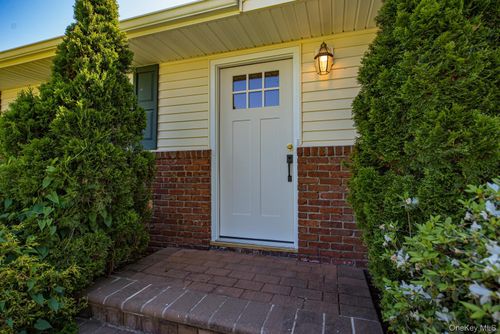 22 Eastover Dr, East Northport, NY, 11731-4341 | Card Image