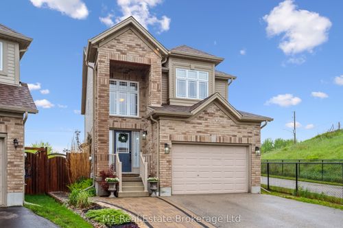 12 Oakes Crt, Guelph, ON, N1E0J6 | Card Image