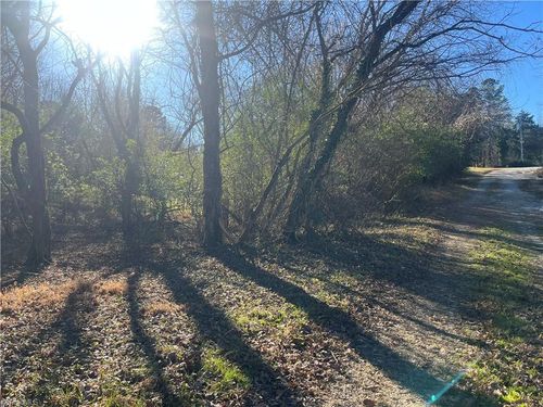 3400 Herron Pt, High Point, NC, 27265-1483 | Card Image