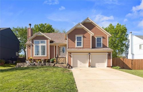 20490 W 219th Ter, Spring Hill, KS, 66083-7803 | Card Image