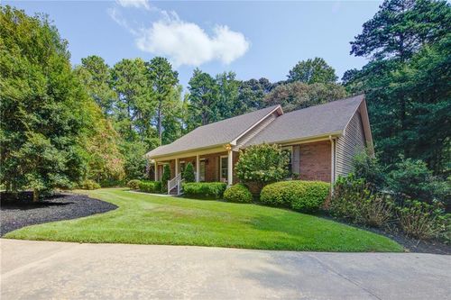 111 Henderson Lake Dr, Canton, GA, 30115-8180 | Card Image