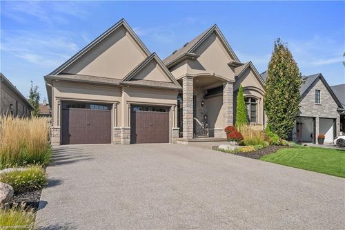 34 Angels Dr, Saint Davids, ON, L0S1J1 | Card Image