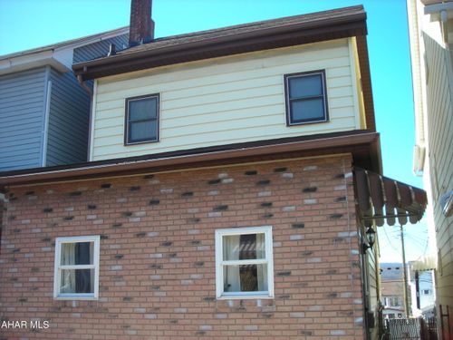 808 1st Ave, Altoona, PA, 16602-3748 | Card Image