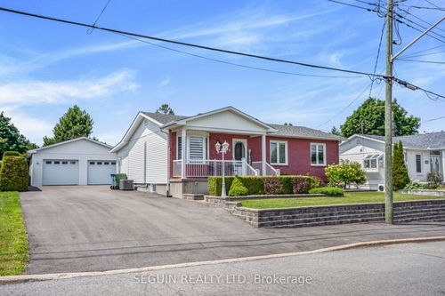 114 Stanley Ave, Vankleek Hill, ON, K0B1R0 | Card Image